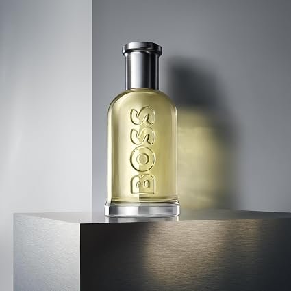 Hugo Boss Bottled Eau de Toilette – Woody Men's Cologne – With Notes of Apple, Cinnamon & Wood – Long Lasting Fragrance - Image 3