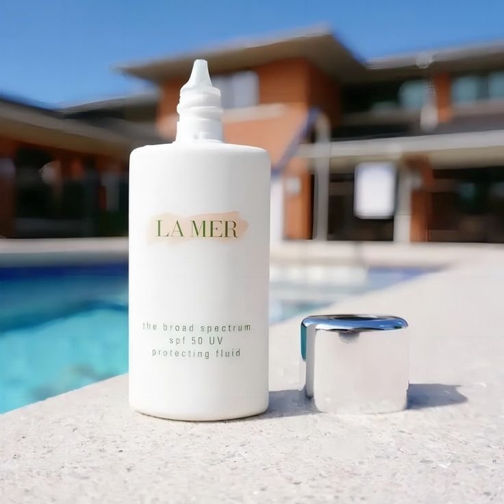La Mer The SPF 50 UV Protecting Fluid - 50ml/1.7oz by La Mer - Image 2